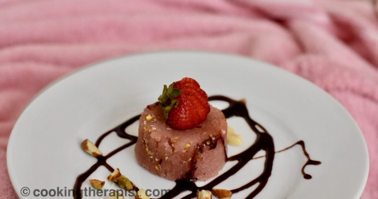 Strawberry Sooji Sheera / Strawberry semolina pudding